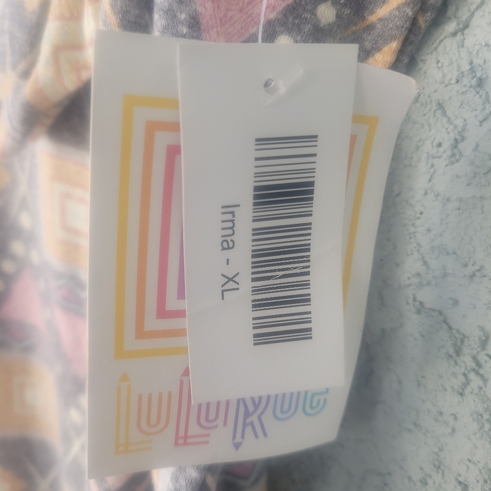 New LuLaRoe Irma Tunic Cover Up Swim Pool Geometric Oversized Shirt - Picture 4 of 8